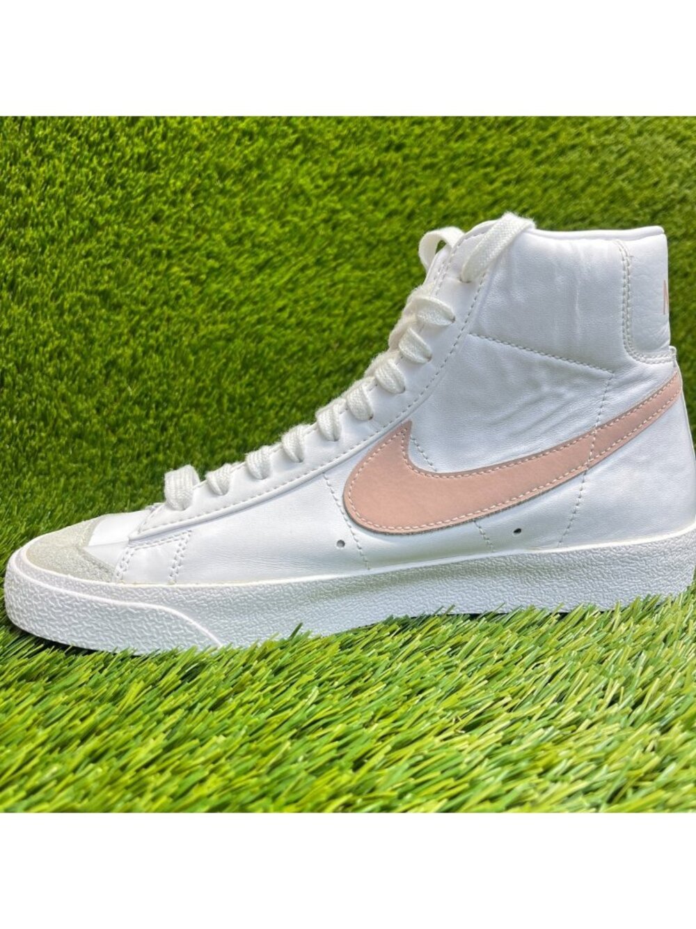 Nike Blazer Mid 77 Vintage Womens Size 8 White Pink Athletic Shoes Sneakers - Picture 2 of 10